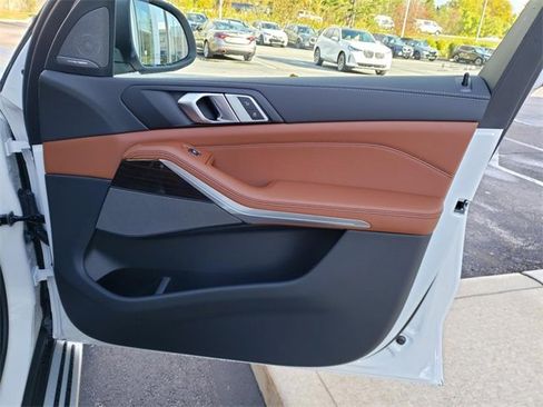 New 2026 BMW X5 xDrive50e image 18