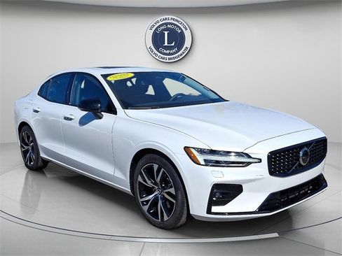 Certified 2025 Volvo S60 B5 Core image 1