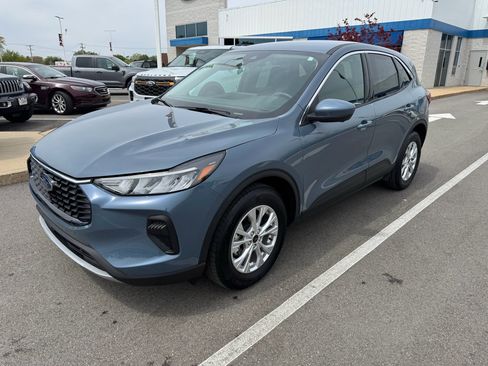 Used 2023 Ford Escape Active w/ Tech Pack #2 AWD/4WD image 4