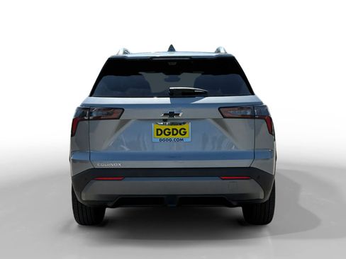 New 2026 Chevrolet Equinox LT w/ Convenience Package II FWD image 4