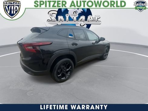 New 2026 Chevrolet Trax LT w/ Midnight Edition image 8