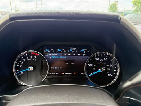 Used 2019 Ford F250 Lariat w/ Lariat Ultimate Package RWD image 28