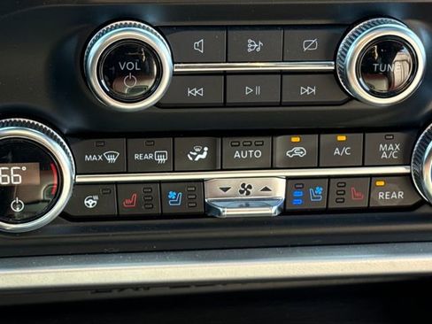 Used 2024 Ford Expedition Max Limited AWD/4WD image 36