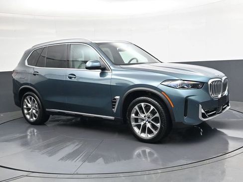 Used 2025 BMW X5 xDrive40i AWD/4WD image 2