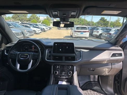 Used 2022 GMC Yukon XL SLT AWD/4WD image 26