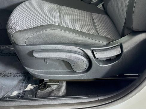 Certified 2025 Kia Soul LX w/ LX Technology Package FWD image 20