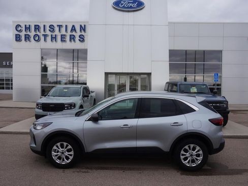 Used 2023 Ford Escape Active image 1