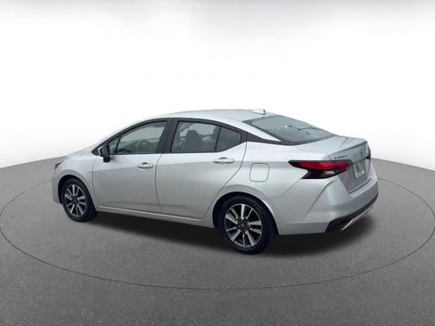 Used 2025 Nissan Versa SV image 10