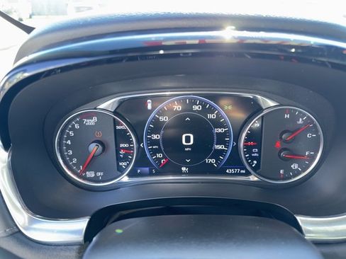 Used 2023 Chevrolet Traverse High Country image 17