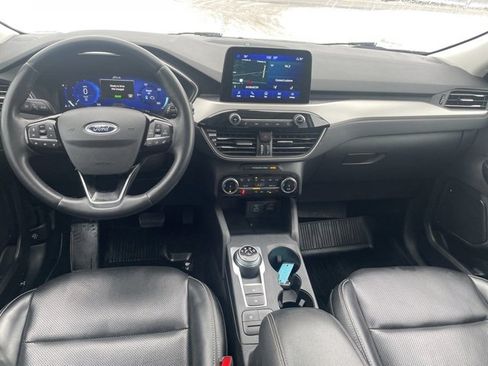 Used 2022 Ford Escape SEL w/ Technology Package image 3