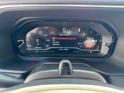 Used 2024 GMC Yukon XL Denali w/ Advanced Technology Package AWD/4WD image 14