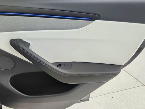 Used 2026 Tesla Model Y Long Range image 27