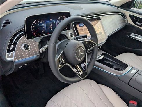 Used 2026 Mercedes-Benz E 350 Sedan image 3