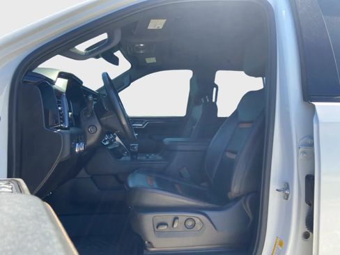 Used 2024 GMC Sierra 1500 AT4 w/ AT4 Premium Package AWD/4WD image 13