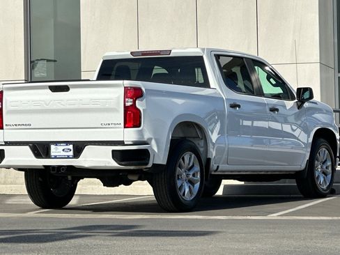 Used 2021 Chevrolet Silverado 1500 Custom image 3