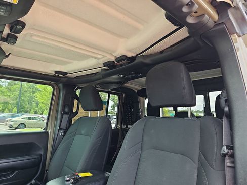 Used 2020 Jeep Gladiator Sport w/ Quick Order Package 24S AWD/4WD image 31