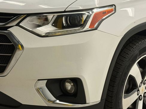 Used 2020 Chevrolet Traverse LT w/ LT Premium Package image 4