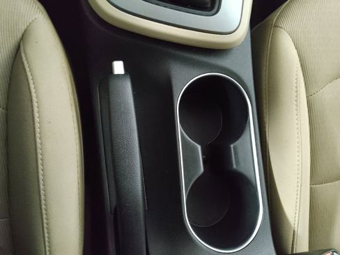 Used 2017 Hyundai Elantra Value Edition image 26