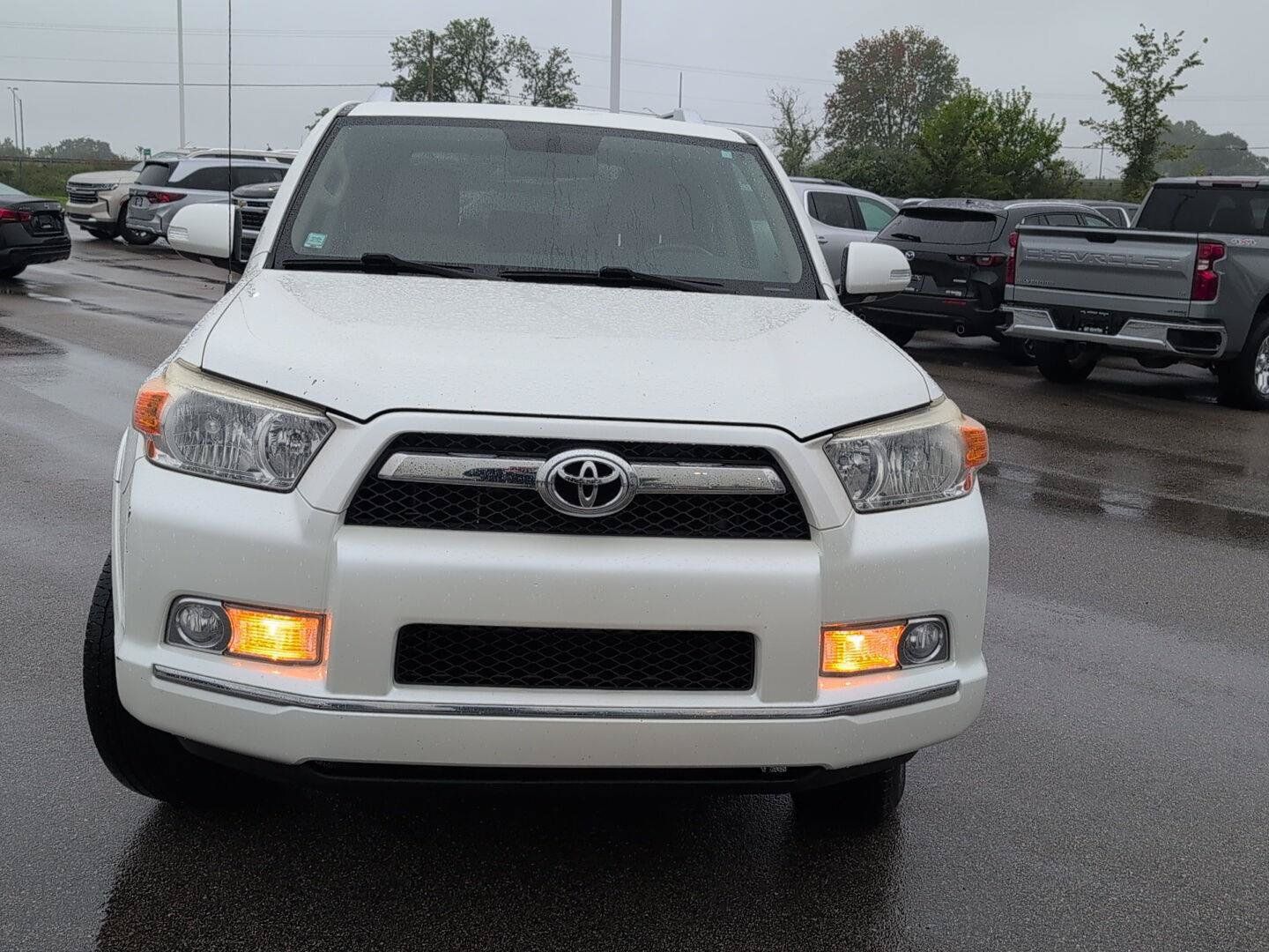 Used 2011 Toyota 4Runner SR5 w/ Premium Pkg w/Leather AWD/4WD image 9