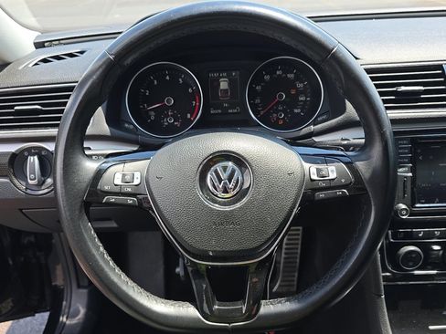 Used 2019 Volkswagen Passat 2.0T SE R-Line FWD image 6