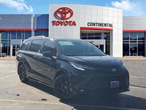 New 2026 Toyota Sienna XLE Woodland Edition image 2