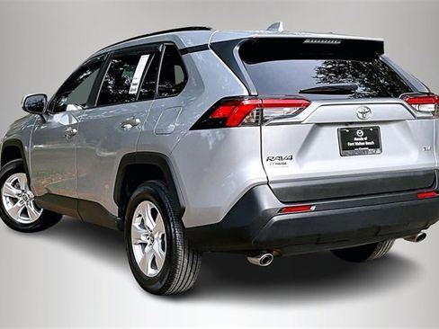 Used 2021 Toyota RAV4 XLE image 4