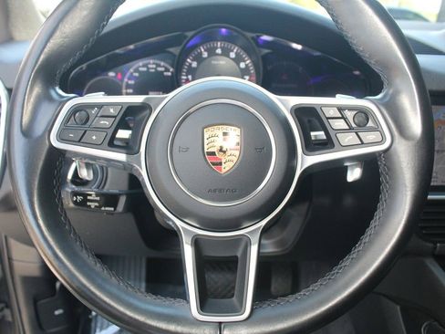 Used 2020 Porsche Cayenne AWD/4WD image 18