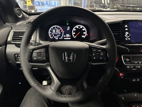 New 2026 Honda Ridgeline Black Edition image 10
