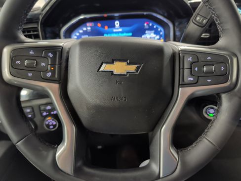 Used 2024 Chevrolet Silverado 2500 LT w/ Convenience Package image 9