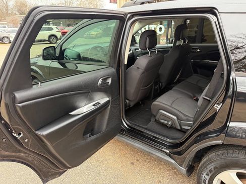 Used 2013 Dodge Journey SE image 12