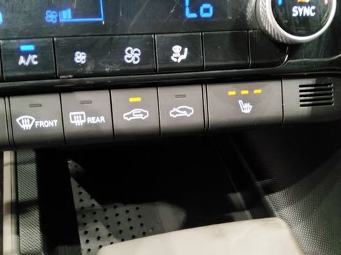Used 2023 Hyundai Elantra SEL w/ Convenience Package FWD image 33