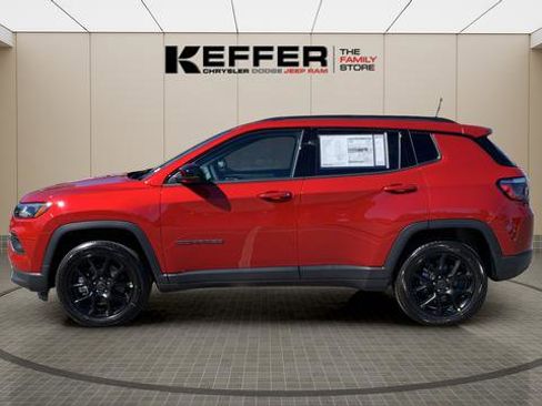 Certified 2026 Jeep Compass Latitude image 2