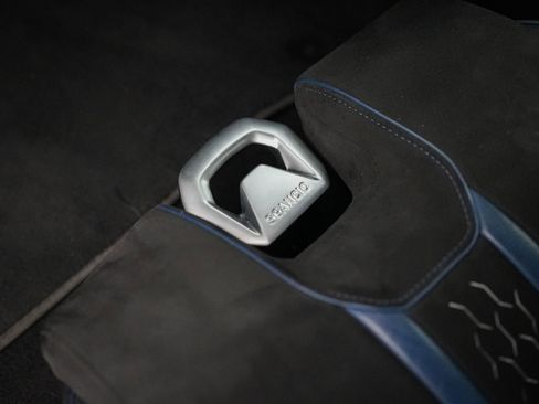 Used 2023 Lamborghini Huracan Tecnica RWD image 33