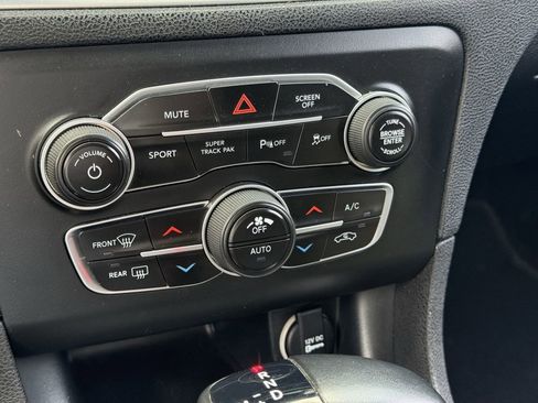 Used 2018 Dodge Charger R/T RWD image 19