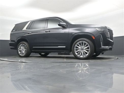 Used 2022 Cadillac Escalade Premium Luxury image 40