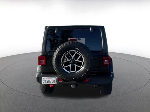 Used 2025 Jeep Wrangler Rubicon image 8