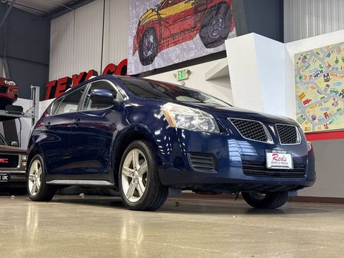 Used 2010 Pontiac Vibe AWD w/ Sun And Sound Package image 24