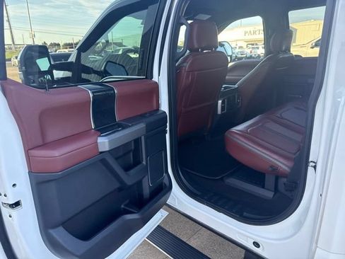 Certified 2022 Ford F250 Platinum w/ FX4 Off-Road Package AWD/4WD image 15