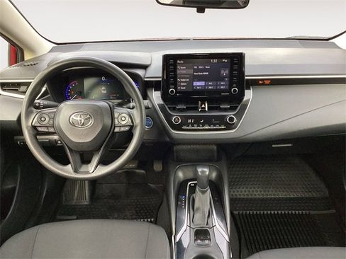 Used 2022 Toyota Corolla LE image 10