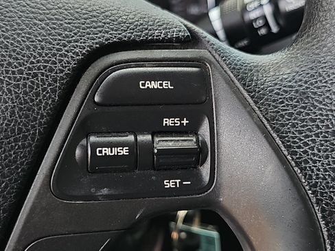 Used 2018 Kia Forte LX FWD image 16
