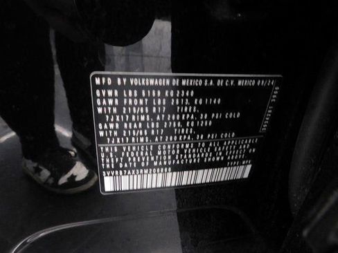 Used 2024 Volkswagen Tiguan S image 41