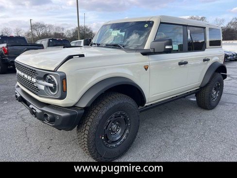 New 2025 Ford Bronco Badlands AWD/4WD image 3