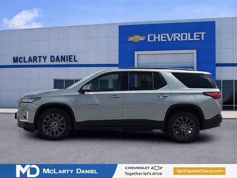 Used 2023 Chevrolet Traverse RS AWD/4WD image 3