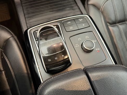 Used 2017 Mercedes-Benz GLS 450 4MATIC image 37