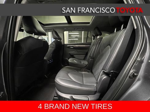 Used 2022 Toyota Highlander Platinum AWD/4WD image 15