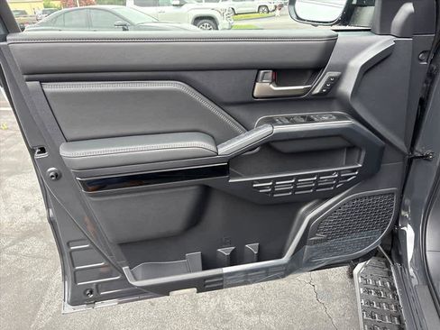 New 2026 Toyota 4Runner Limited AWD/4WD image 20