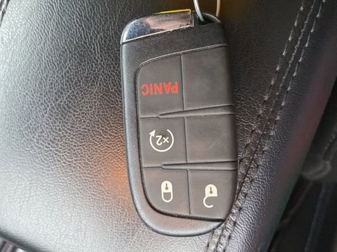 Used 2024 Jeep Compass Latitude image 49