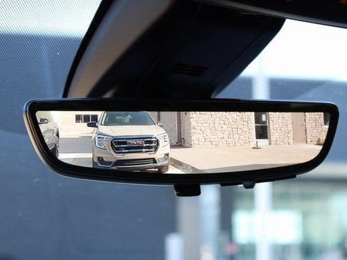 Used 2021 GMC Yukon Denali w/ Denali Premium Package image 31