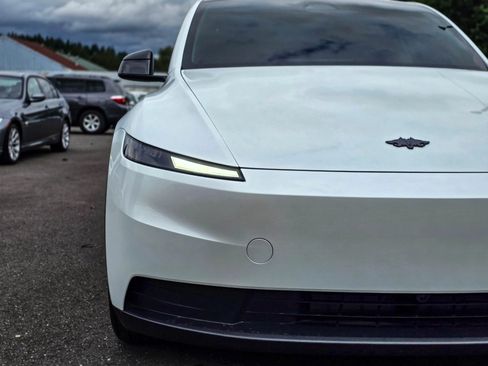 Used 2026 Tesla Model Y AWD image 3