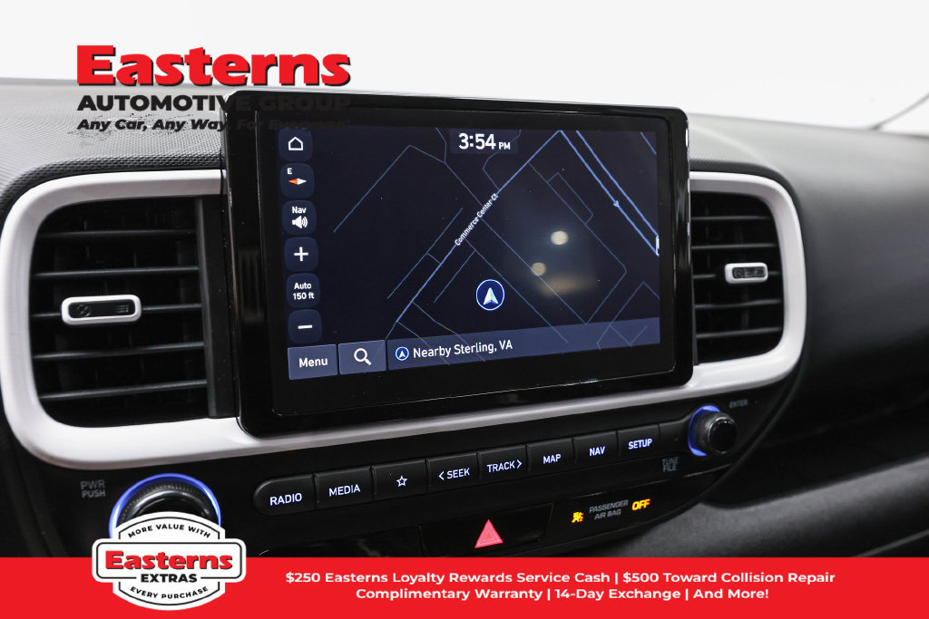 Used 2025 Hyundai Venue Limited FWD image 19